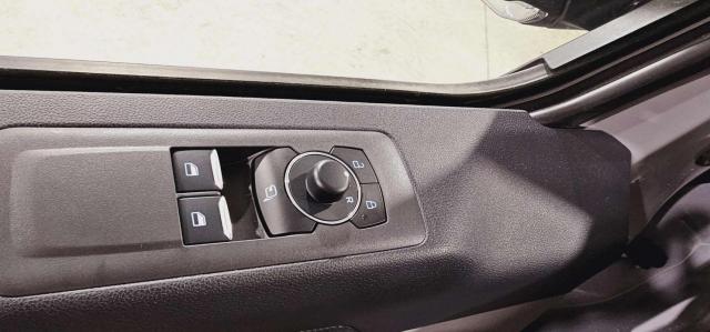 Ford Transit Custom image 8