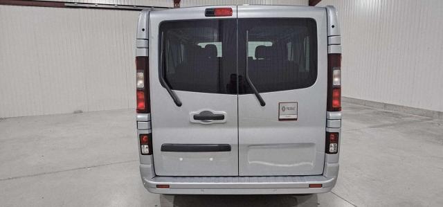Renault Trafic image 8