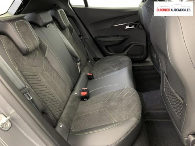 Peugeot 2008 image 2