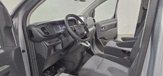 Peugeot Traveller image 5