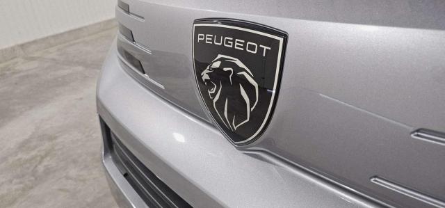 Peugeot Traveller image 6