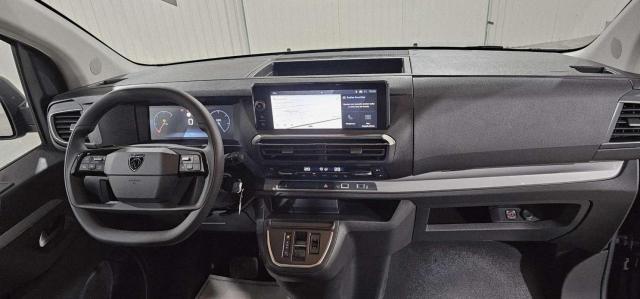 Peugeot Traveller image 7