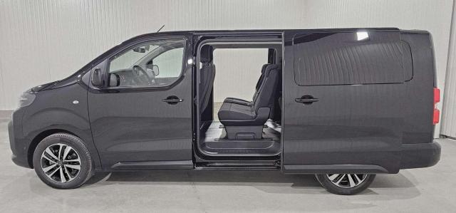 Peugeot Traveller image 1