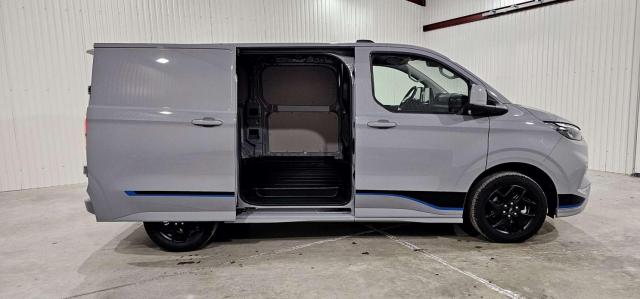 Ford Transit Custom image 7