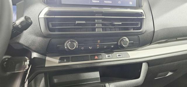 Peugeot Traveller image 6