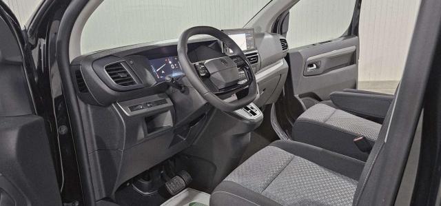 Peugeot Traveller image 8