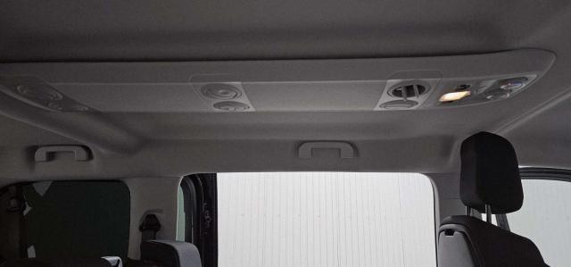 Peugeot Traveller image 6