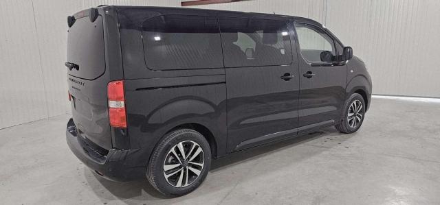 Peugeot Traveller image 1