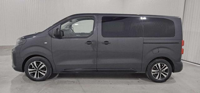 Peugeot Traveller image 1