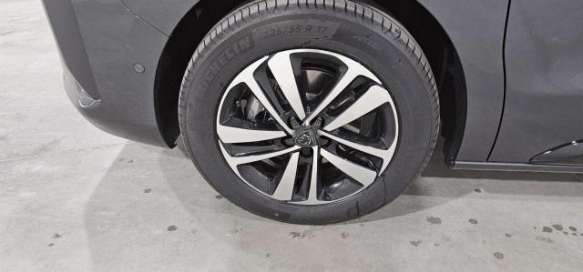 Peugeot Traveller image 2