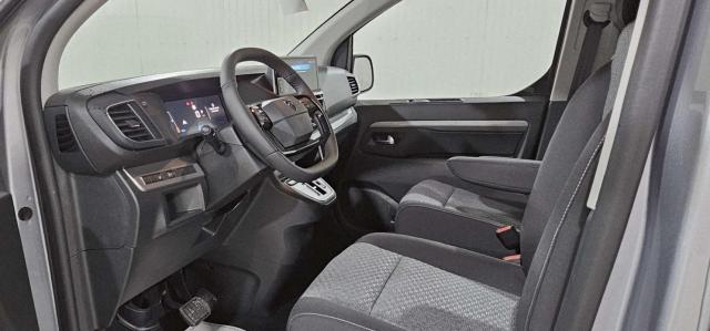 Peugeot Traveller image 5
