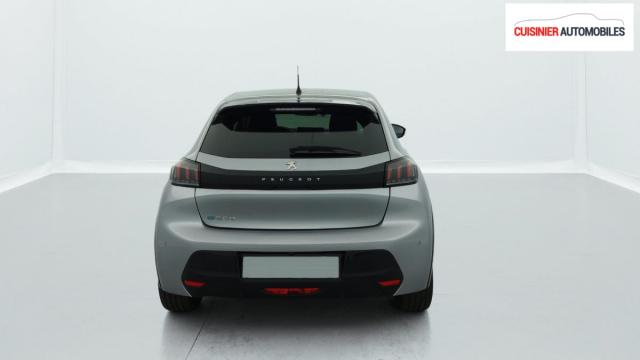 Peugeot 208 image 8