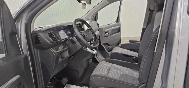 Peugeot Traveller image 6