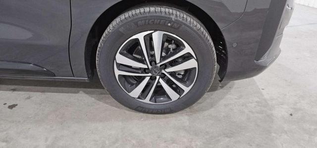 Peugeot Traveller image 9