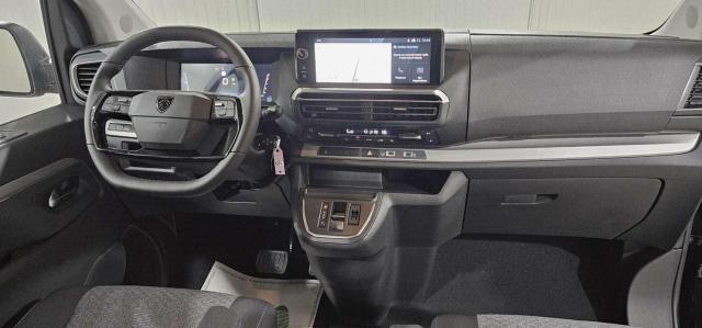 Peugeot Traveller image 2
