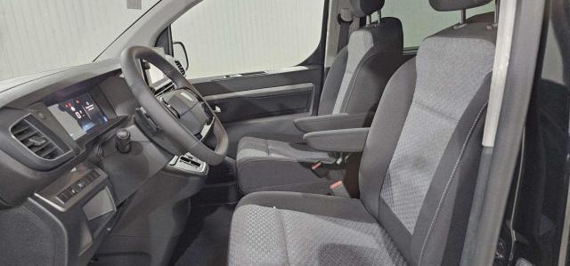 Peugeot Traveller image 9
