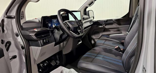 Ford Transit Custom image 4