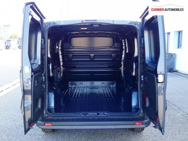 Renault Trafic image 8
