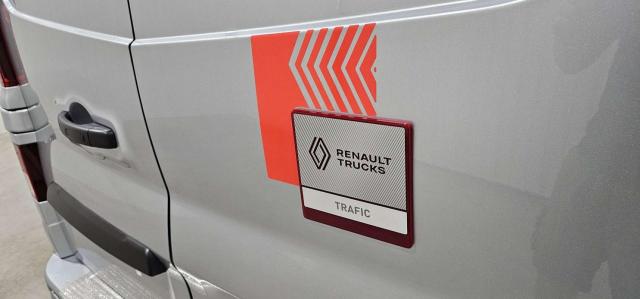 Renault Trafic image 1
