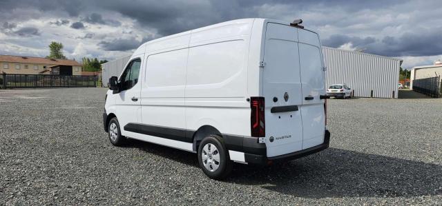 Renault Master image 1