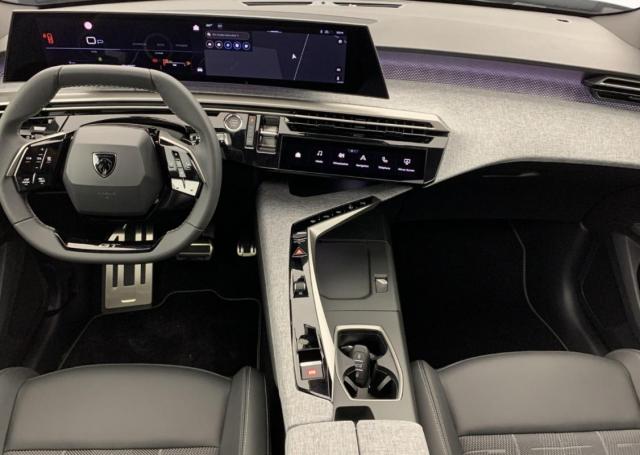 Peugeot 3008 image 2