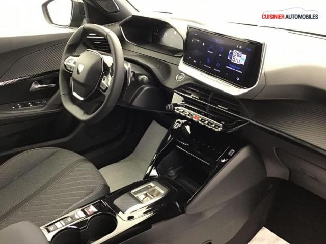 Peugeot 2008 image 9