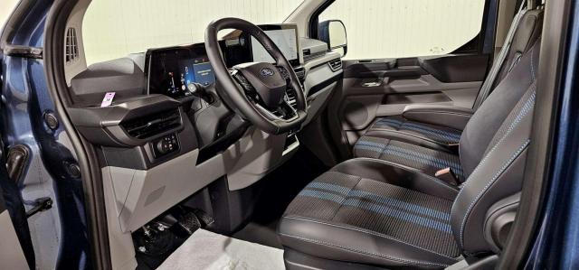 Ford Transit Custom image 8