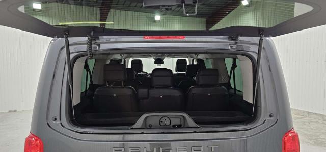 Peugeot Traveller image 6