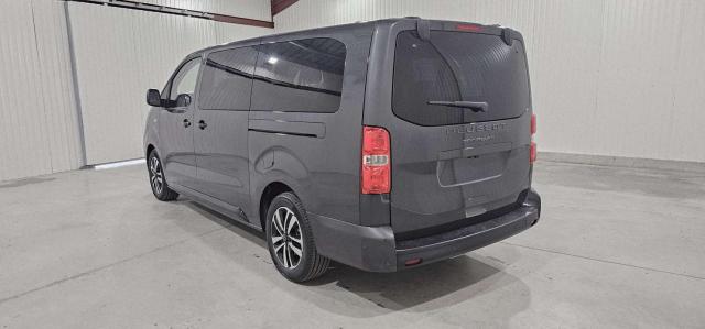 Peugeot Traveller image 1