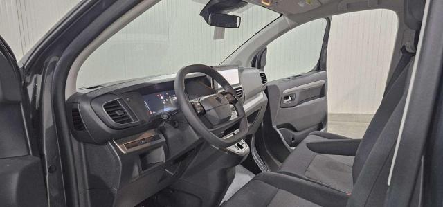 Peugeot Traveller image 2