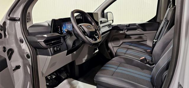 Ford Transit Custom image 8