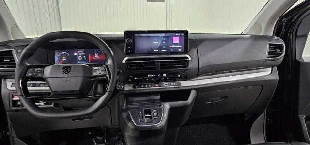 Peugeot Traveller image 6