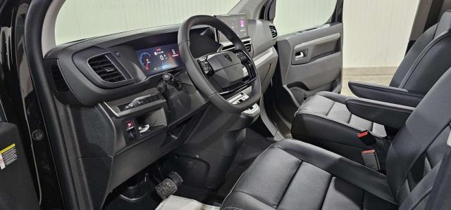 Peugeot Traveller image 9