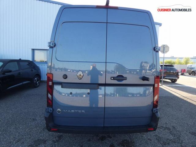 Renault Master image 2