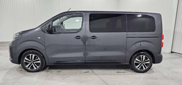 Peugeot Traveller image 1