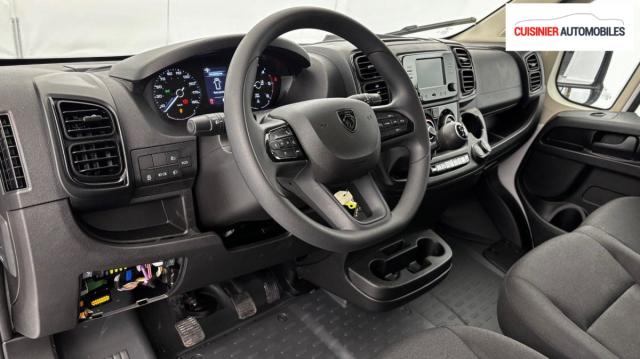 Peugeot Boxer image 2