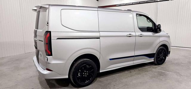 Ford Transit Custom image 3