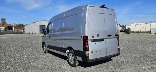 Renault Master image 2