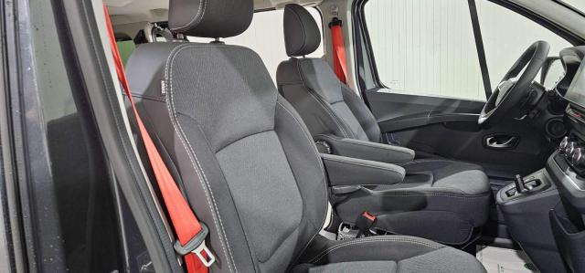 Renault Trafic image 2