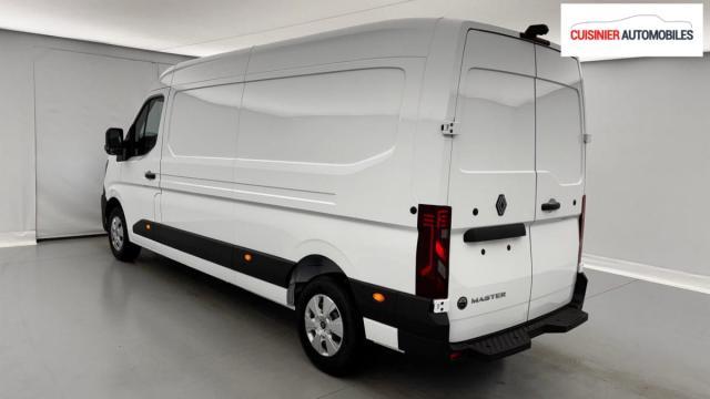 Renault Master image 2