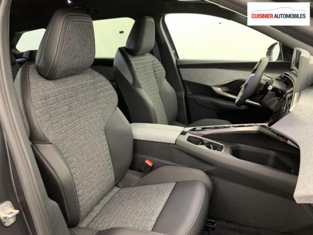 Peugeot 5008 image 1