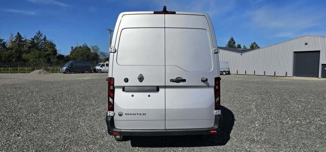 Renault Master image 9