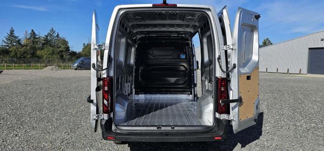 Renault Master image 1