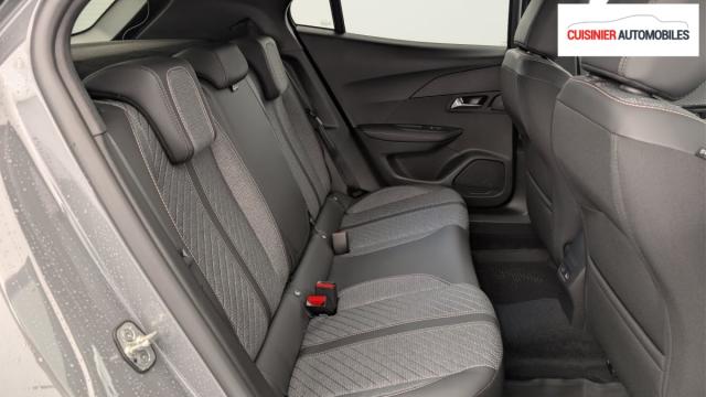 Peugeot 2008 image 8