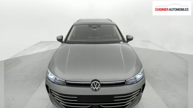 Volkswagen Passat image 8