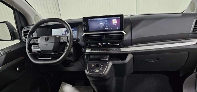 Peugeot Traveller image 5