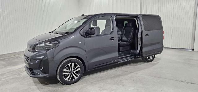 Peugeot Traveller image 1