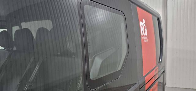 Renault Trafic image 2