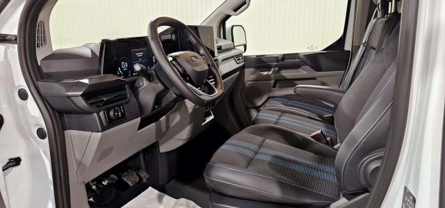 Ford Transit Custom image 3
