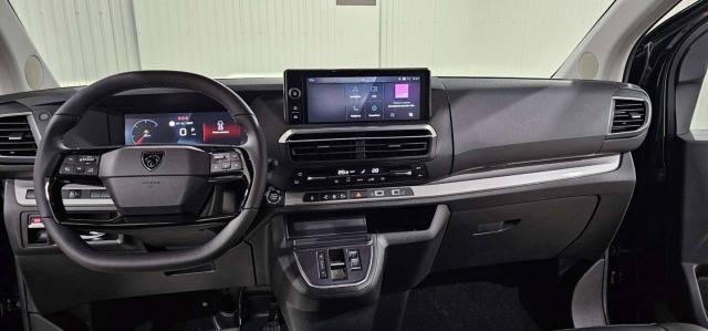 Peugeot Traveller image 5